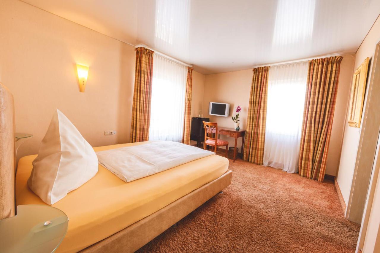 Hotel Loewen Eggenstein-Leopoldshafen Esterno foto